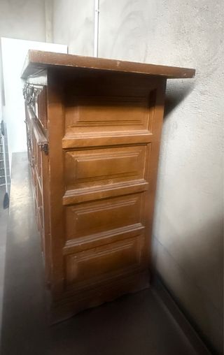 Mueble de madera maciza para restaurar