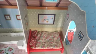 Casa de muñecas Amanda and family