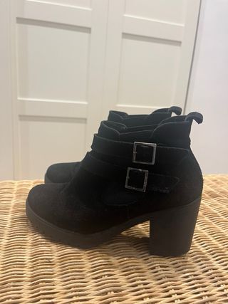 Botines negros de mujer