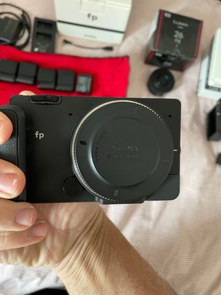 Sigma fp Cámara + Accesorios + Lente