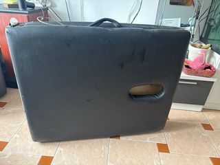 Cama tatuajes o masajes