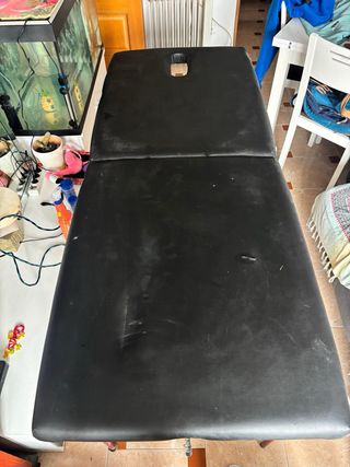 Cama tatuajes o masajes