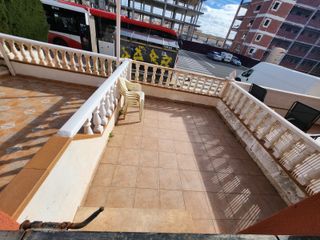 Apartamento con piscina y balcón en Torrevieja