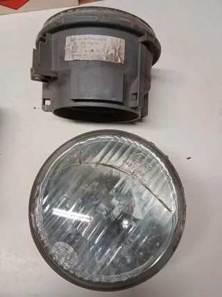 Lote depósito y focos.