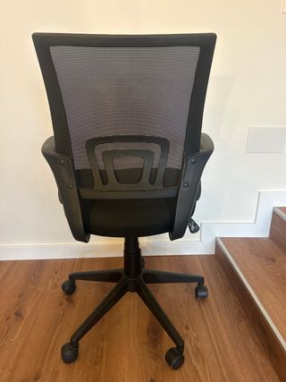 Silla de oficina negra