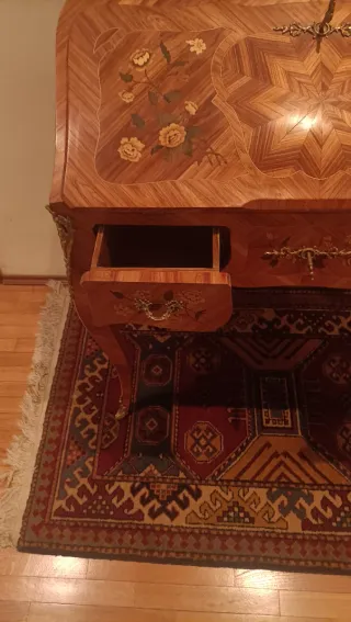 Ribaltina in legno intarsiato restaurata