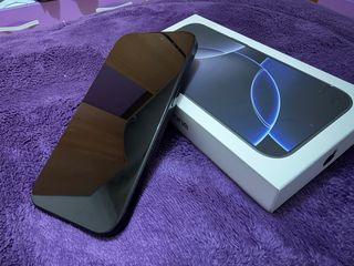 iPhone 16 Pro negro mate