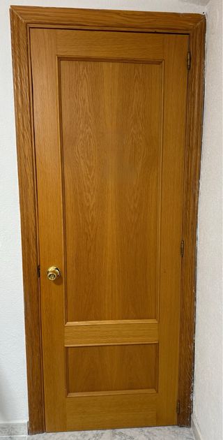 2 Puertas interiores de madera izq y derecha