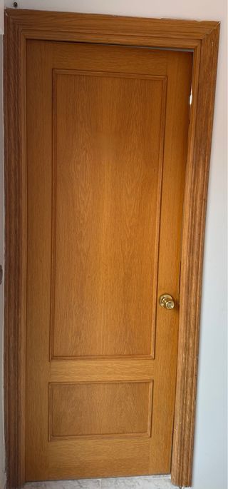 2 Puertas interiores de madera izq y derecha