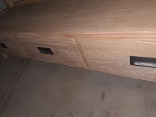 Mesa baja de madera para TV . Solo recoger no envi