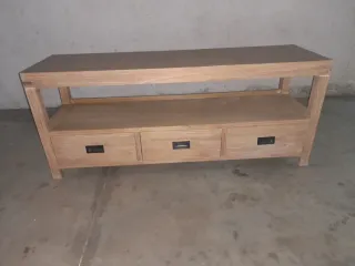 Mesa baja de madera para TV . Solo recoger no envi