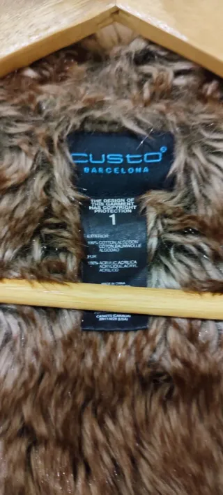 Chaqueta Polar Marrón Chocolate de CUSTO BARCELONA