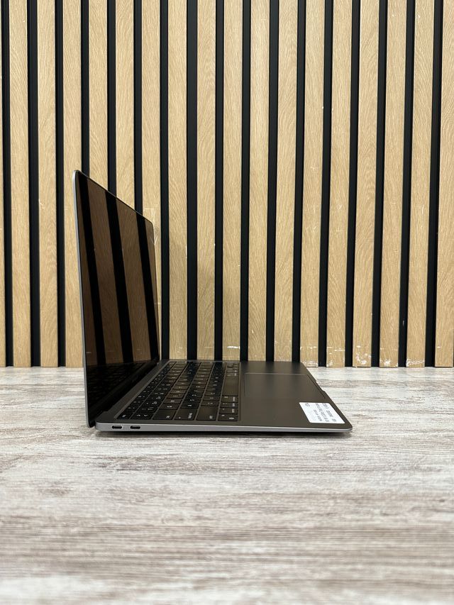 MacBook Air 13" 2020 M1 8gb 256gb SSD
