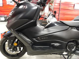 YAMAHA T-MAX 560