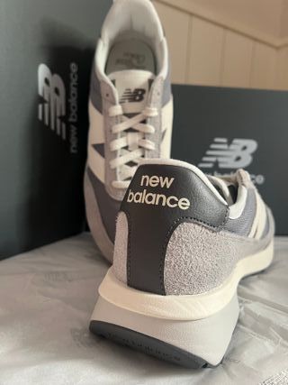 New Balance Talla 43 Gris/Blanco