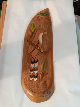 Figura Pájaro Tipico de Cuba