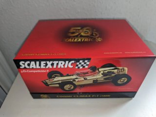 Cooper Climax F1 Scalextric 50 Aniv. Oro Vitrina
