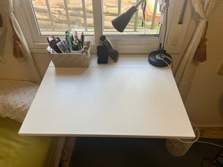 Escritorio/Mesa de estudio blanca