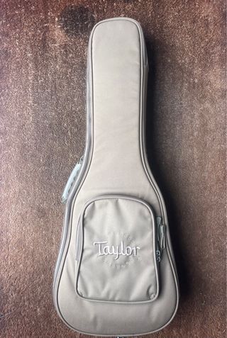 Taylor BT2e Baby Taylor Caoba Maciza + Funda
