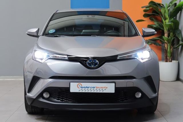 Toyota C-HR 1.8 125H ADVANCE 122CV