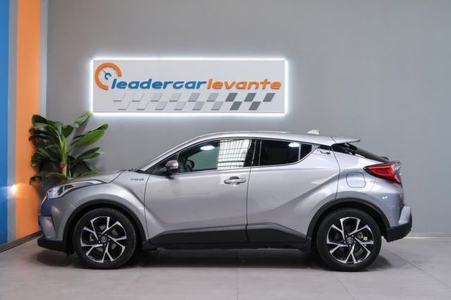 Toyota C-HR 1.8 125H ADVANCE 122CV