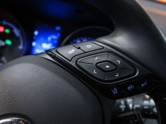 Toyota C-HR 1.8 125H ADVANCE 122CV