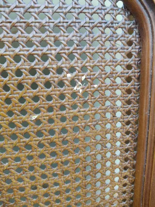 Cubre radiador de madera con rejilla