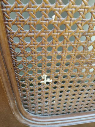 Cubre radiador de madera con rejilla