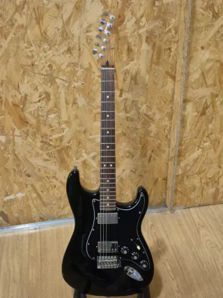 Guitarra Fender Stratocaster Blacktop