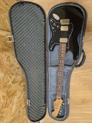 Guitarra Fender Stratocaster Blacktop