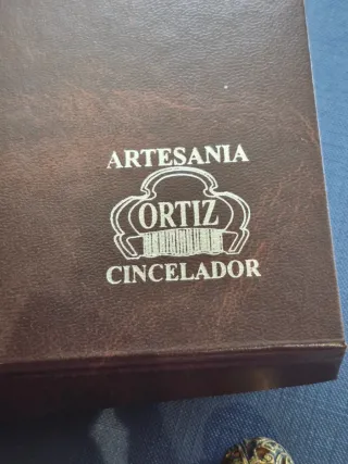 Aderezo niña oro viejo con rodocrositas