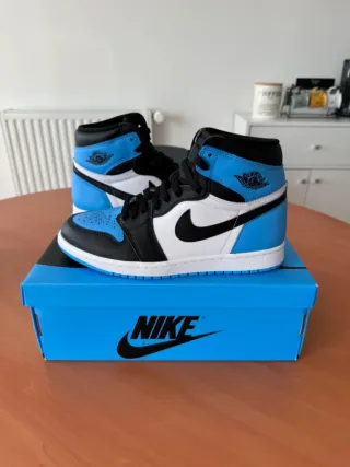 Jordan 1 High Azul y Negro Talla 41