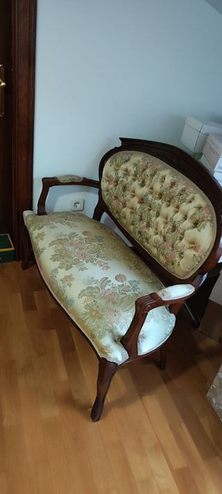 Asiento de recibidor de madera y tela