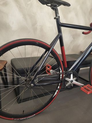 Bicicleta Fixie Negra y Roja talla 56