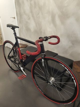 Bicicleta Fixie Negra y Roja talla 56