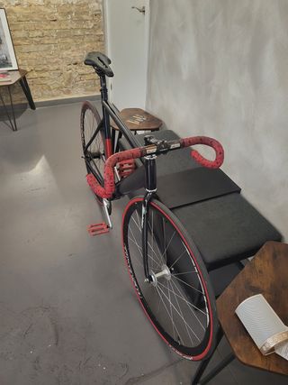 Bicicleta Fixie Negra y Roja talla 56