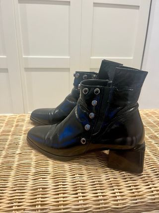 Botines negros charol mujer