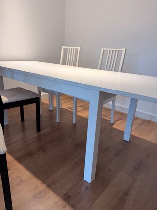 Mesa extensible comedor y 4 sillas