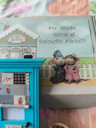 Puerta Ratoncito Pérez azul