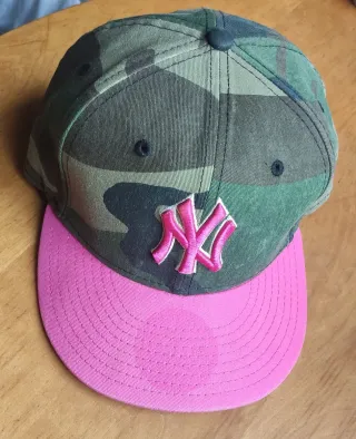 Gorra New York Yankees Camuflaje Rosa