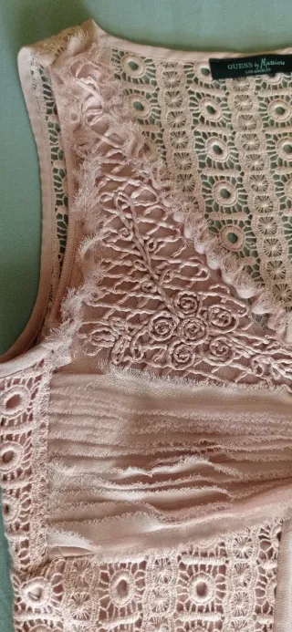 Vestido Guess encaje rosa