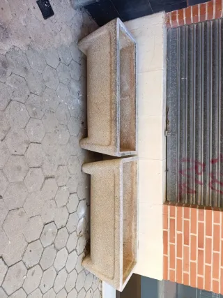 2 Maceteros de piedra beige y gris