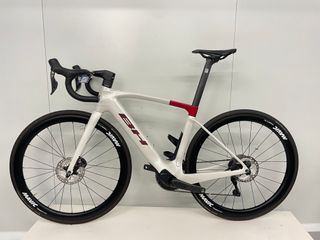 BH IRS1 ULTEGRA DI2+ llanta carbono BICI ELECTRÍCA