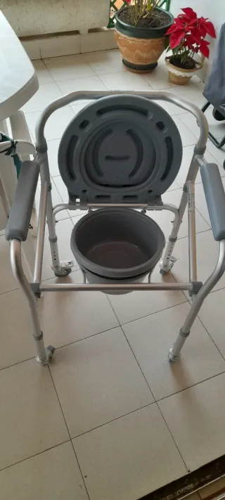 Silla cómoda 4 en 1 con ruedas