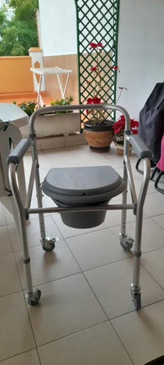 Silla cómoda 4 en 1 con ruedas