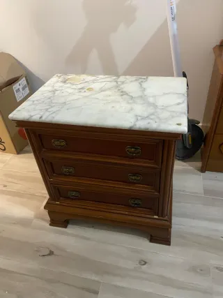 Mesita de noche de madera con tapa de mármol son 2