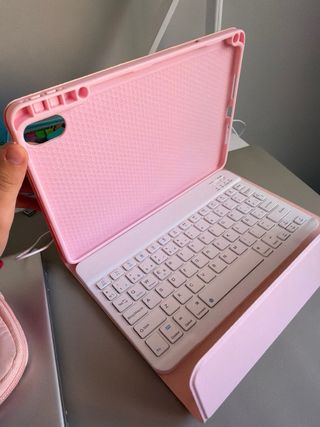Funda con teclado inalámbrico y ratón para tablet