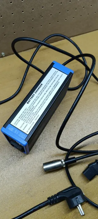 Cargador Invacare LEO