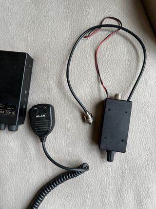 Emisora Alan 78 con amplificador