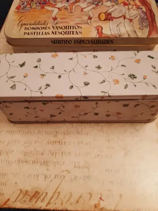 Lote 2 Cajas Vintage Metal